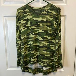 Kelly Renee Green Camo Loose Fit Long Sleeved Top Hi/Lo Super Soft-Size S